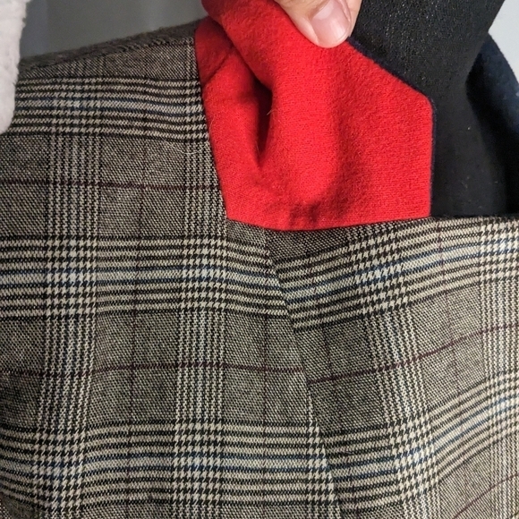Daniel Cremieux Plaid Blazer with Navy Accents - Picture 4 of 12